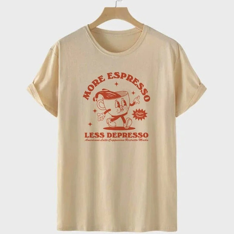 Beiges T-Shirt mit rotem Aufdruck "More Espresso, Less Depresso", Cartoon-Design, lässige Mode, Kaffeeliebhaber, Baumwolle, Unisex.