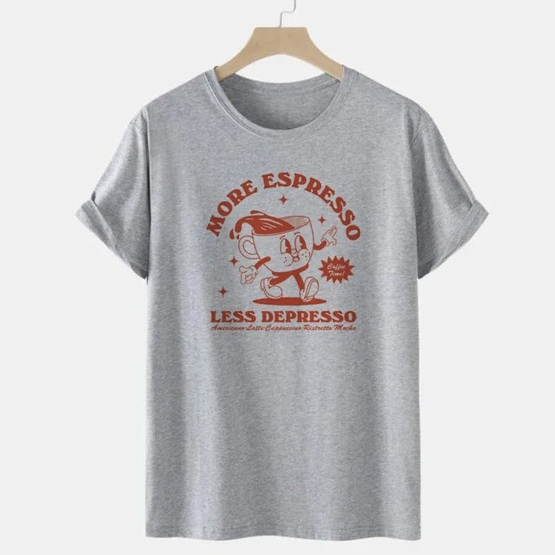 Graues T-Shirt mit rotem Aufdruck "More Espresso Less Depresso", Cartoon-Design, lässige Mode, Baumwolle, Unisex, trendiges Statement-Shirt.