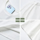 Weißes T-Shirt aus Baumwolle mit O-Ausschnitt, kurzen Ärmeln und präziser Naht. Perfekt für minimalistischen Stil und Komfort.