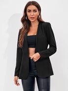 Eleganter schwarzer Blazer für Damen, ideal für Business und Freizeit. Hochwertige Verarbeitung, zeitloses Design, vielseitig kombinierbar.