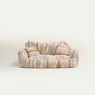 Extra großes flauschiges Haustiersofa, beige, gestreift, bequemes Hundebett, weiches Material.
