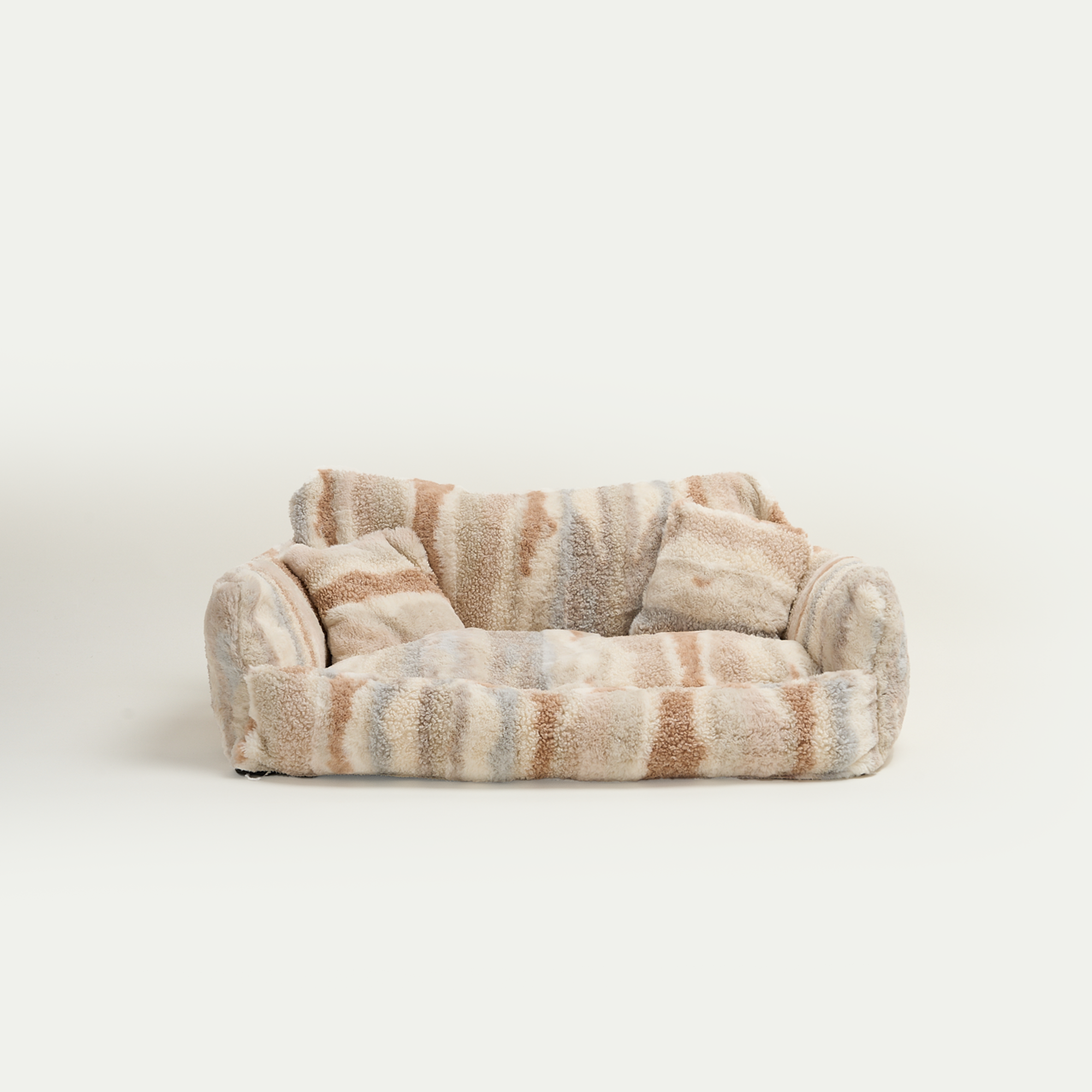 Extra großes flauschiges Haustiersofa, beige, gestreift, bequemes Hundebett, weiches Material.