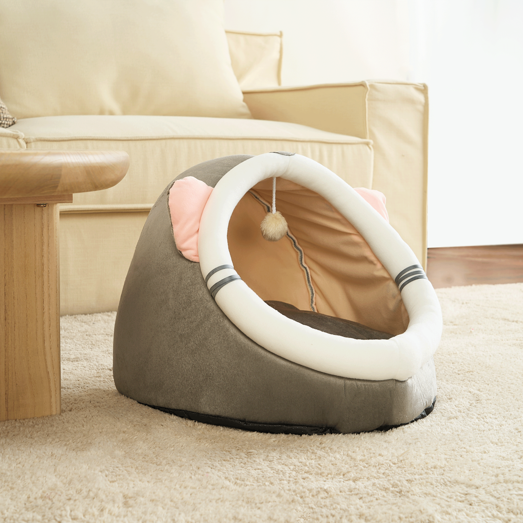 Katzenhöhle aus Filz in Mausdesign, grau, mit rosa Ohren, idealer Rückzugsort für Katzen.