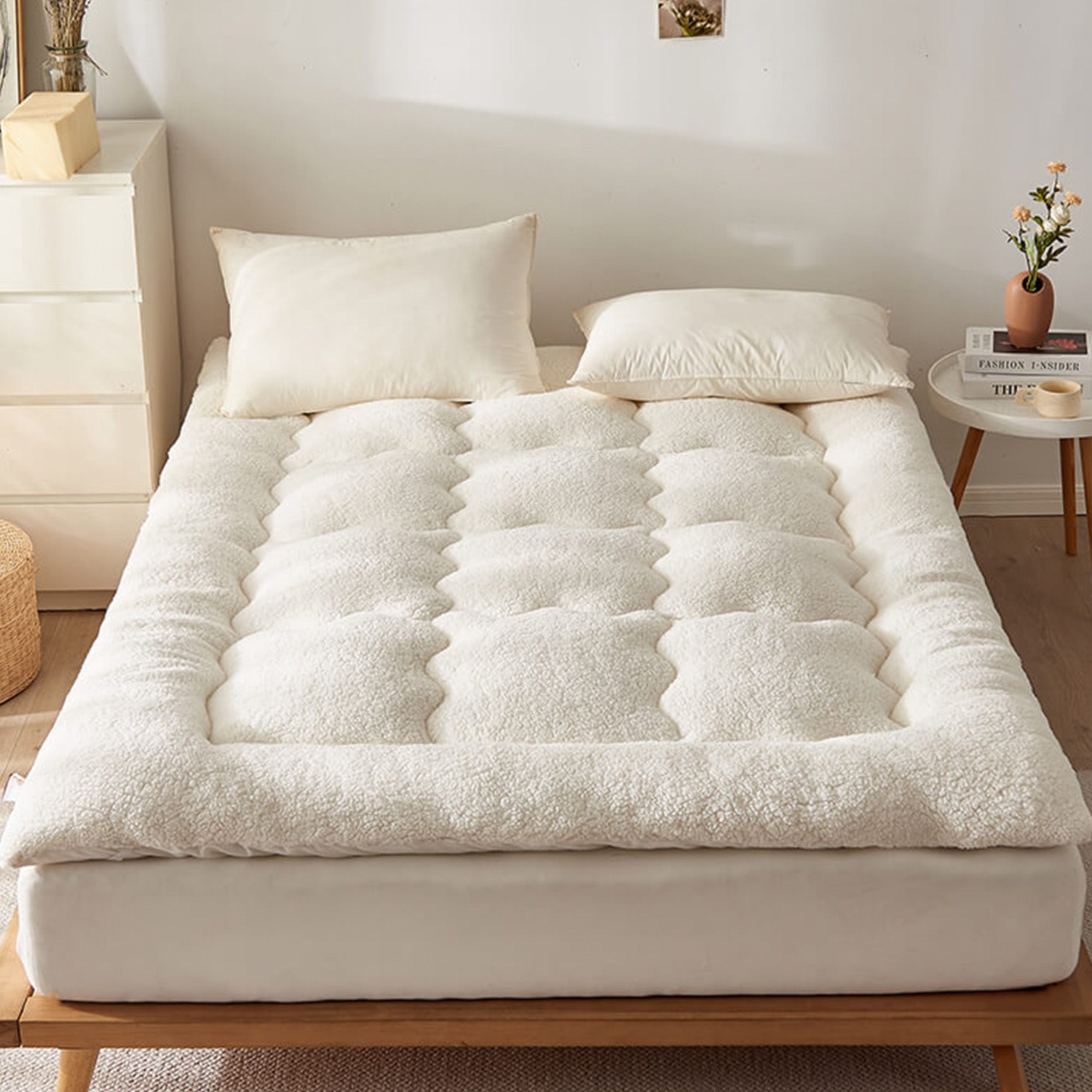 Lammwoll-Matratzenauflage, weiß, gemütlich, für Menschen und Haustiere, Schlafzimmer-Dekor.