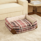 Rustikales kariertes Hundebett, rot-beige, weiches Material, gemütlich, für kleine Haustiere.