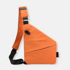 Orange Umhängetasche, modernes Design, verstellbarer Gurt, ideal für Reisen und Alltag.
