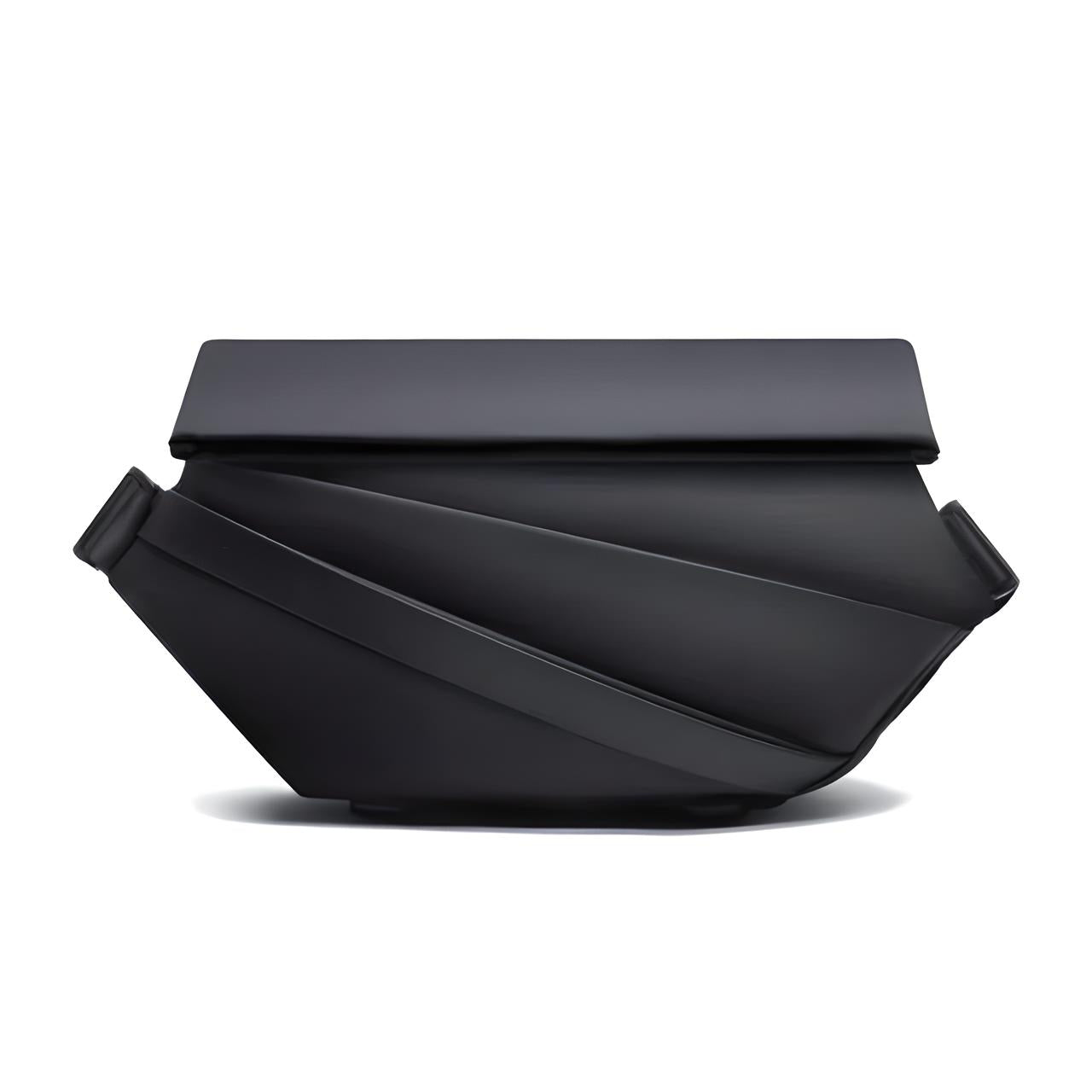 Schwarze Designer-Handtasche, geometrisches Design, modern, elegant, Damenmode-Accessoire.