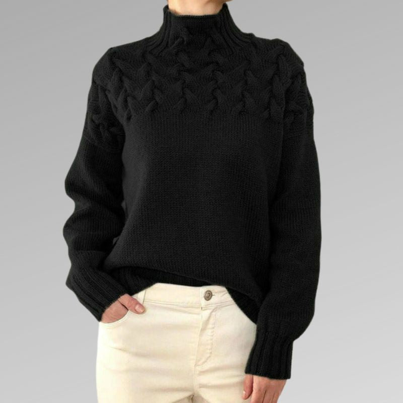 Schwarzer Strickpullover mit Zopfmuster, hoher Kragen, lange Ärmel. Perfekt für Herbstmode, Damenbekleidung, stilvoll und warm.