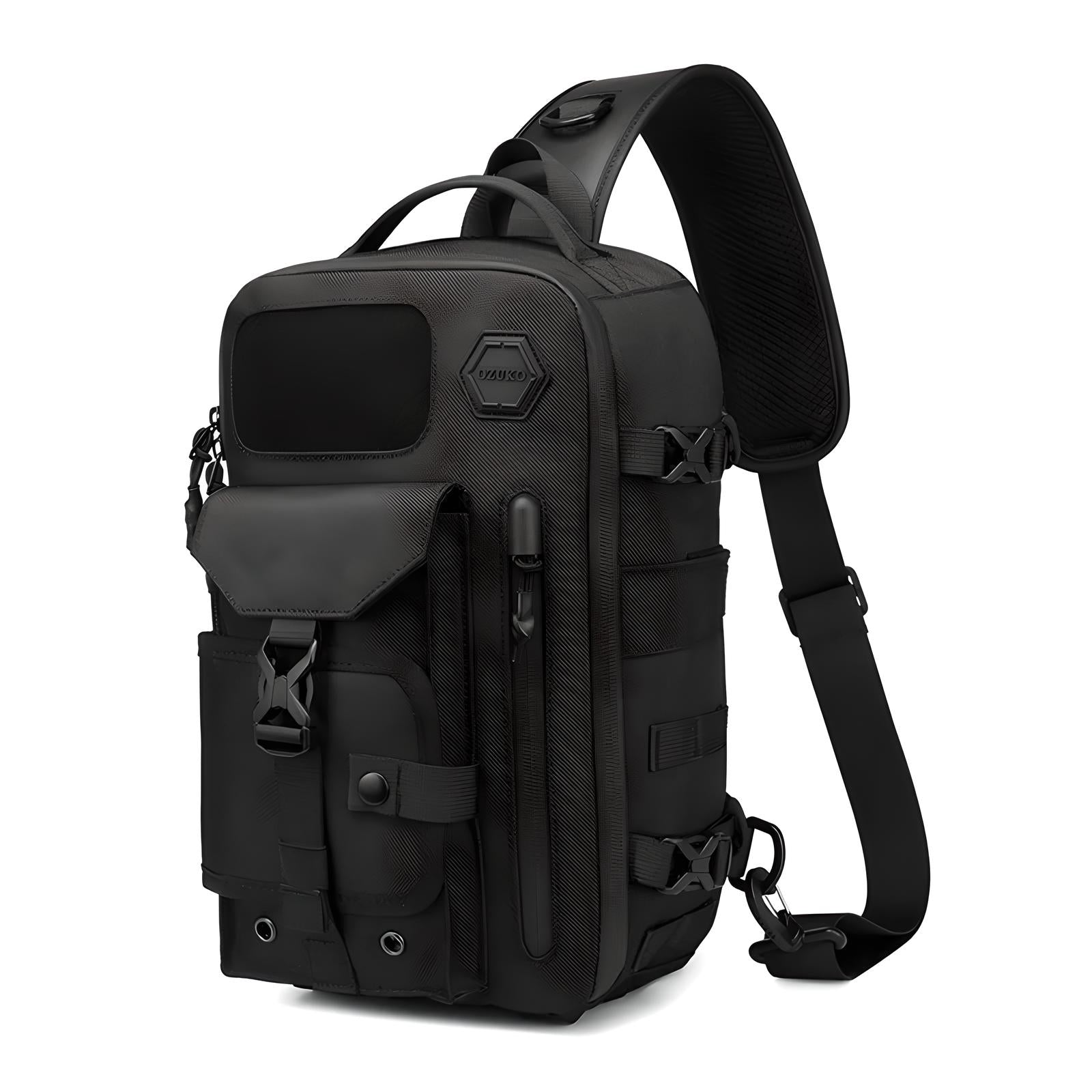 Schwarzer taktischer Rucksack, robustes Design, verstellbarer Schultergurt, Outdoor-Abenteuer.
