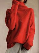 Roter Strickpullover mit geometrischem Muster, Rollkragen und langen Ärmeln. Modischer Damenpullover, ideal für Herbst und Winter.