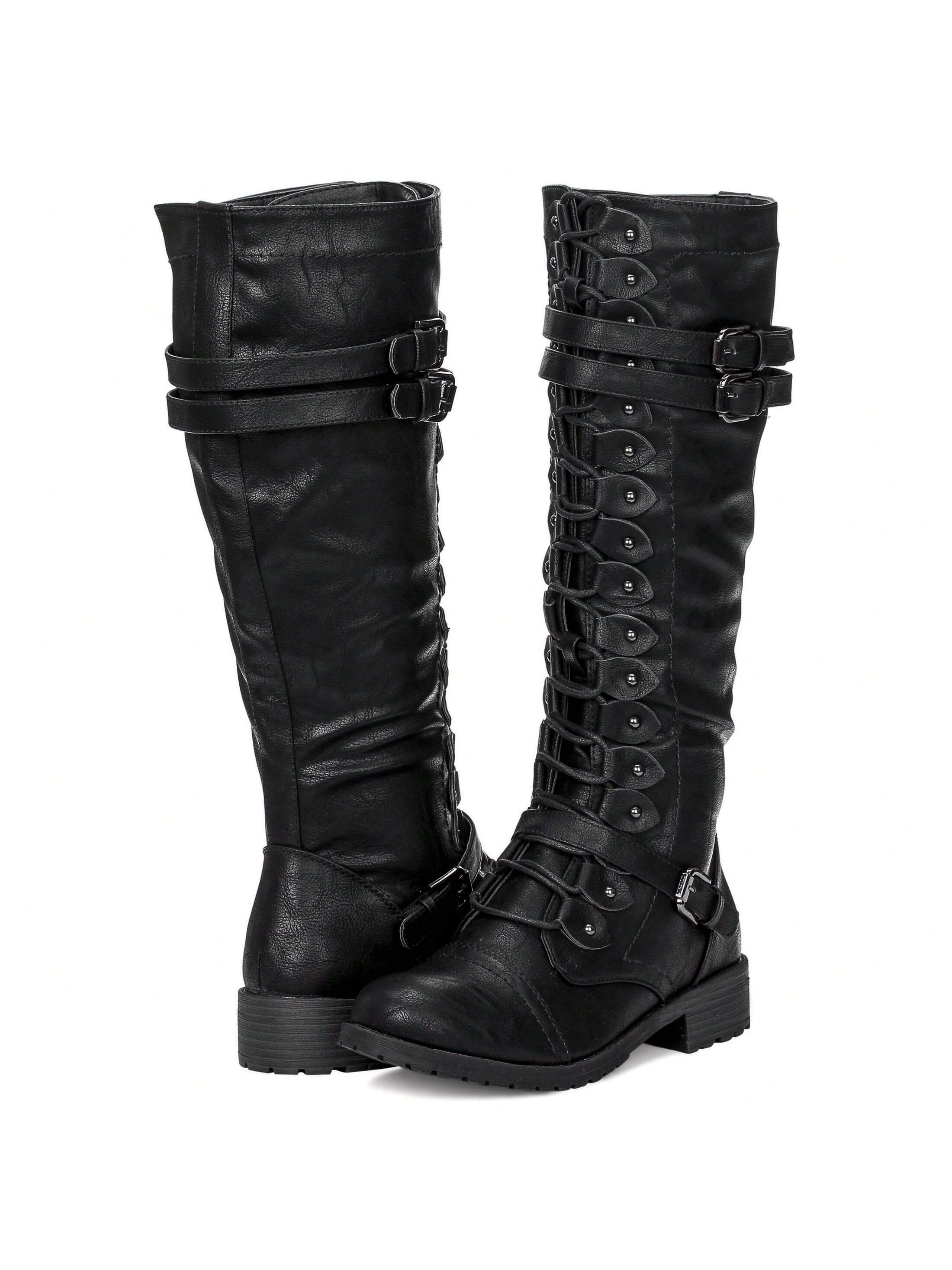 Schwarze Damenstiefel aus Lederimitat, kniehoch mit Schnürung und Schnallen. Modische, robuste Stiefel für Herbst und Winter.