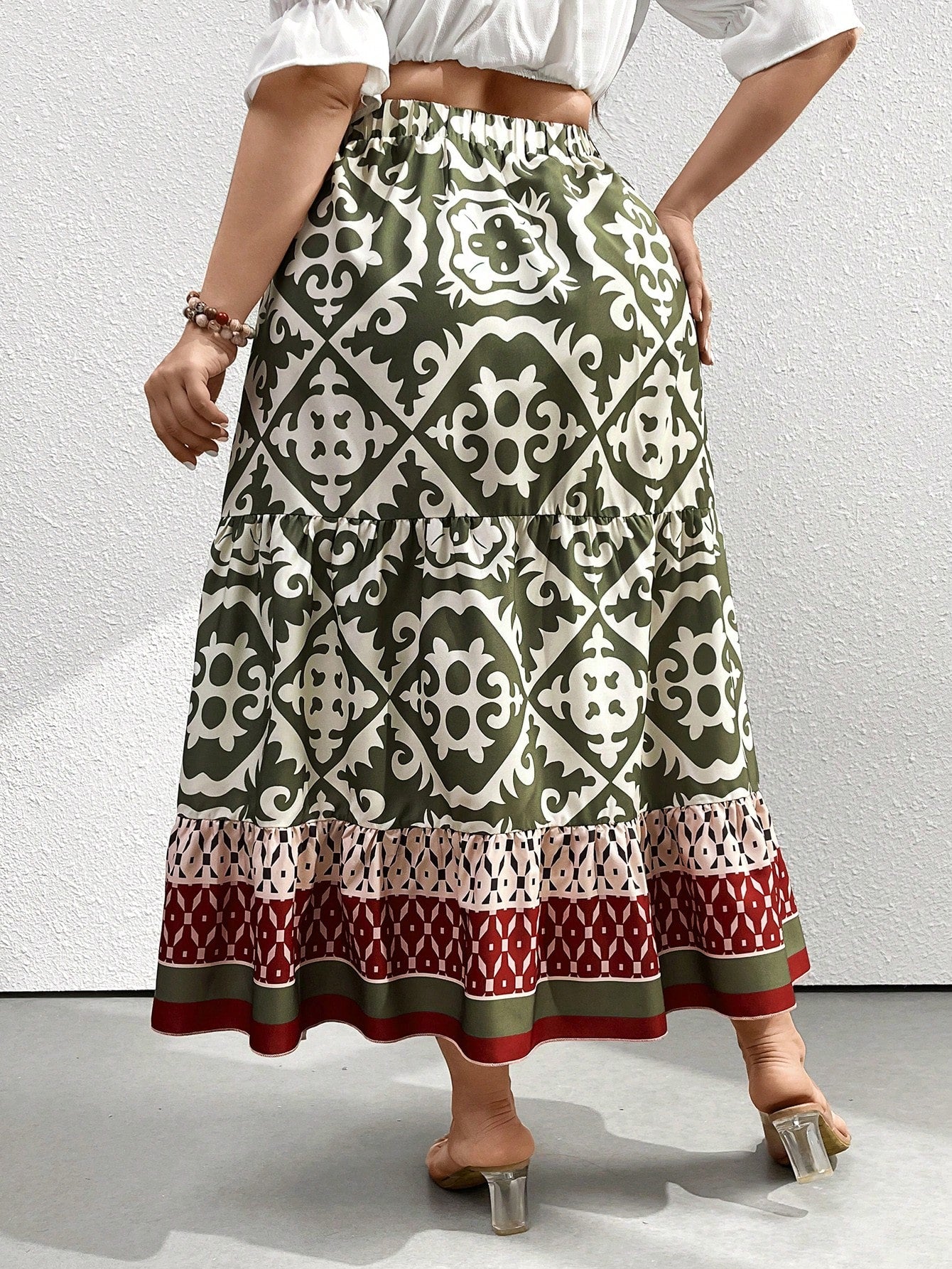 Damen Maxirock mit grünem und rotem Ethno-Muster, elastischer Bund, Sommermode.