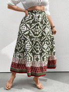 Damen Maxirock grün-weiß gemustert, Boho-Stil, elastischer Bund, Sommermode.