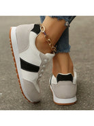 Damen Sneaker weiß schwarz beige, Wildleder, lässig, modisch, Gummisohle, Straßenmode.
