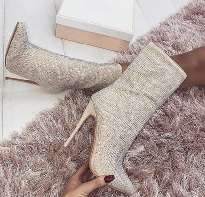 Damen Stiefeletten mit Glitzer, hohe Absätze, elegantes Design, ideal für Partys und besondere Anlässe, modische Schuhe, glamouröser Look.