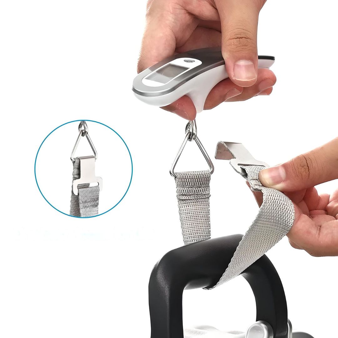 Digitale Kofferwaage, silber, mit Haken und Gurt, tragbar, für präzises Wiegen von Gepäck.