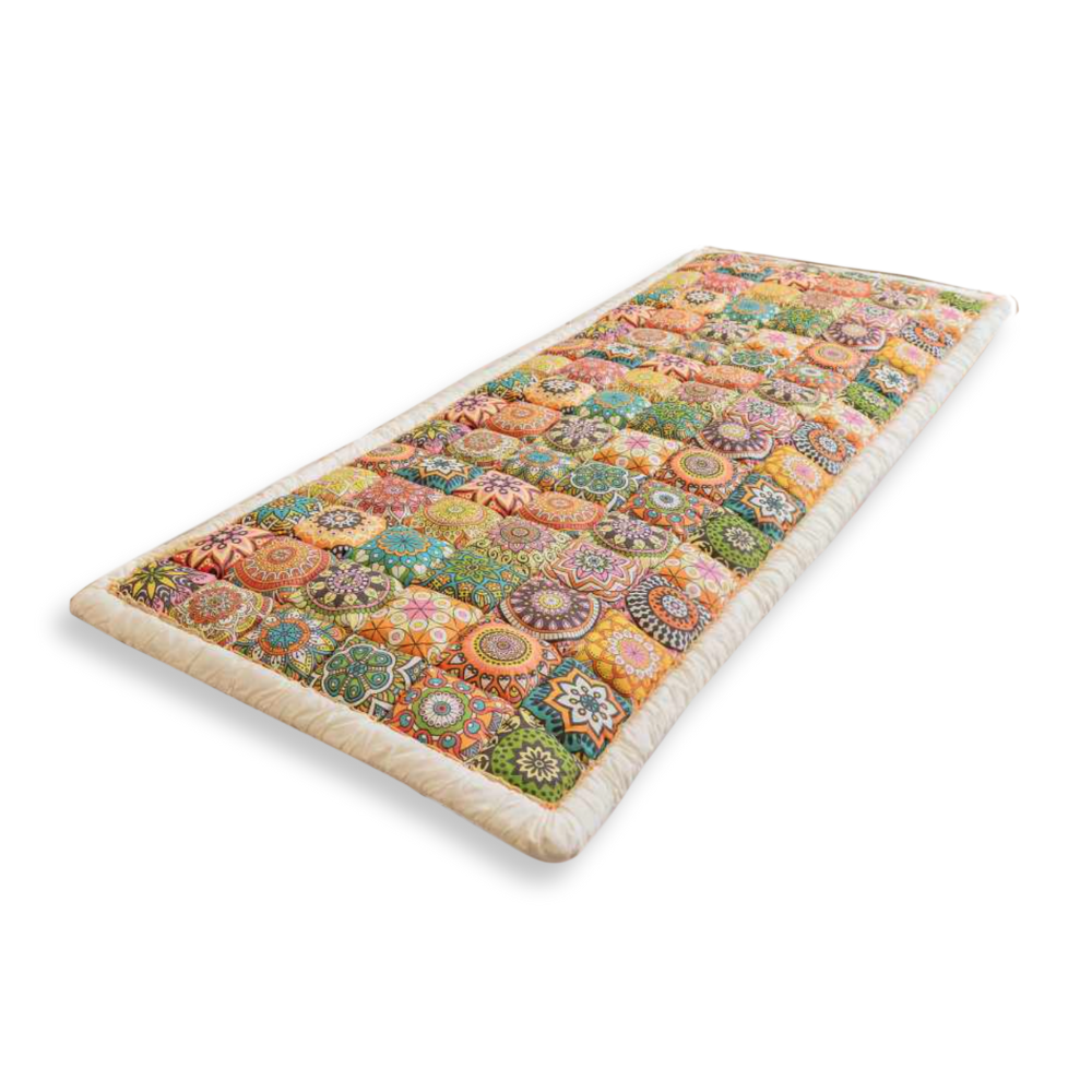 Bunte Yogamatte mit Mandala-Muster, rutschfest und umweltfreundlich. Ideal für Yoga, Pilates und Meditation. Hochwertige Materialien.