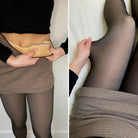 Damenmode: Schwarze Strumpfhose mit beigem Rock. Elegante, bequeme Strumpfhosen für Herbstmode. Perfekt für stilvolle Outfits und Layering.