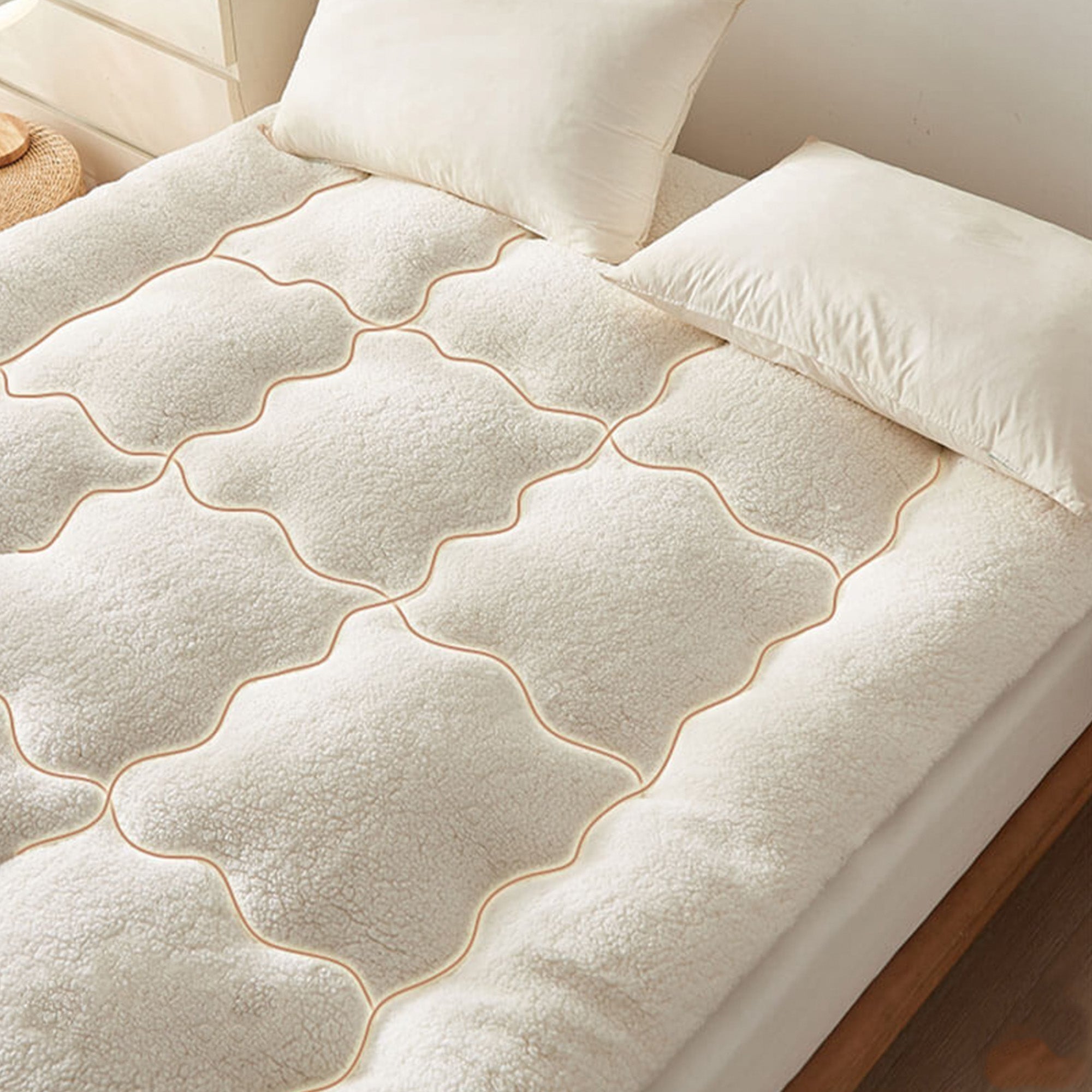 Lammwoll-Matratzenauflage, beige, gemütlich, für Menschen und Haustiere, Schlafzimmer-Dekor.