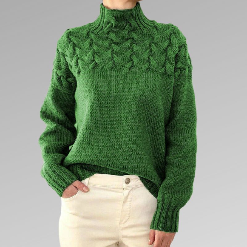 Grüner Strickpullover mit Zopfmuster, hoher Kragen, lange Ärmel. Perfekt für Herbstmode, Damenbekleidung, gemütlicher Stil.