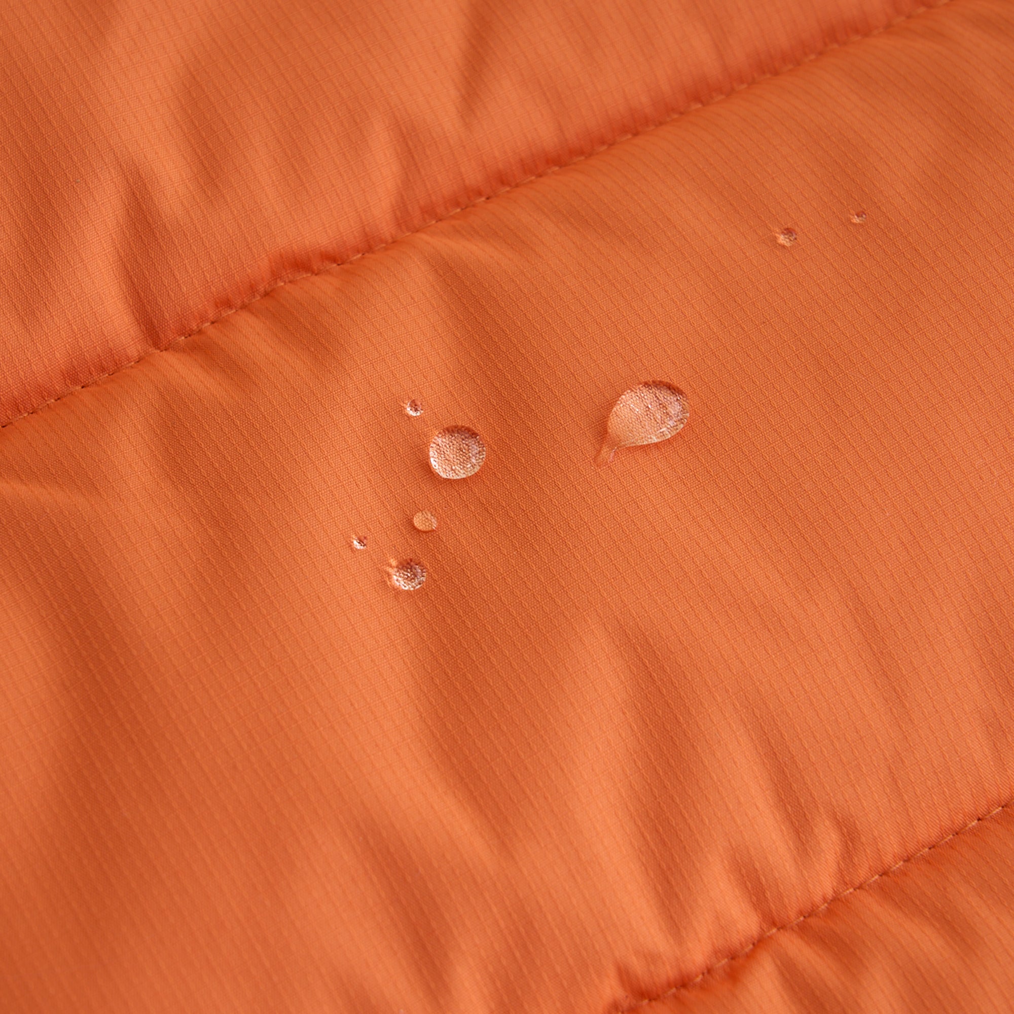 Wasserabweisende orange Haustiermatte, wetterfest, feuchtigkeitsbeständig, Outdoor-Nutzung.