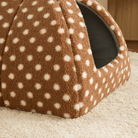 Braunes gepunktetes Haustierbett aus Fleece, gemütliche Höhle für Katzen und kleine Hunde.