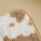 Kuschelige Haustiermatte, beige-weiß, weiches Plüschmaterial, rutschfest, bequem.