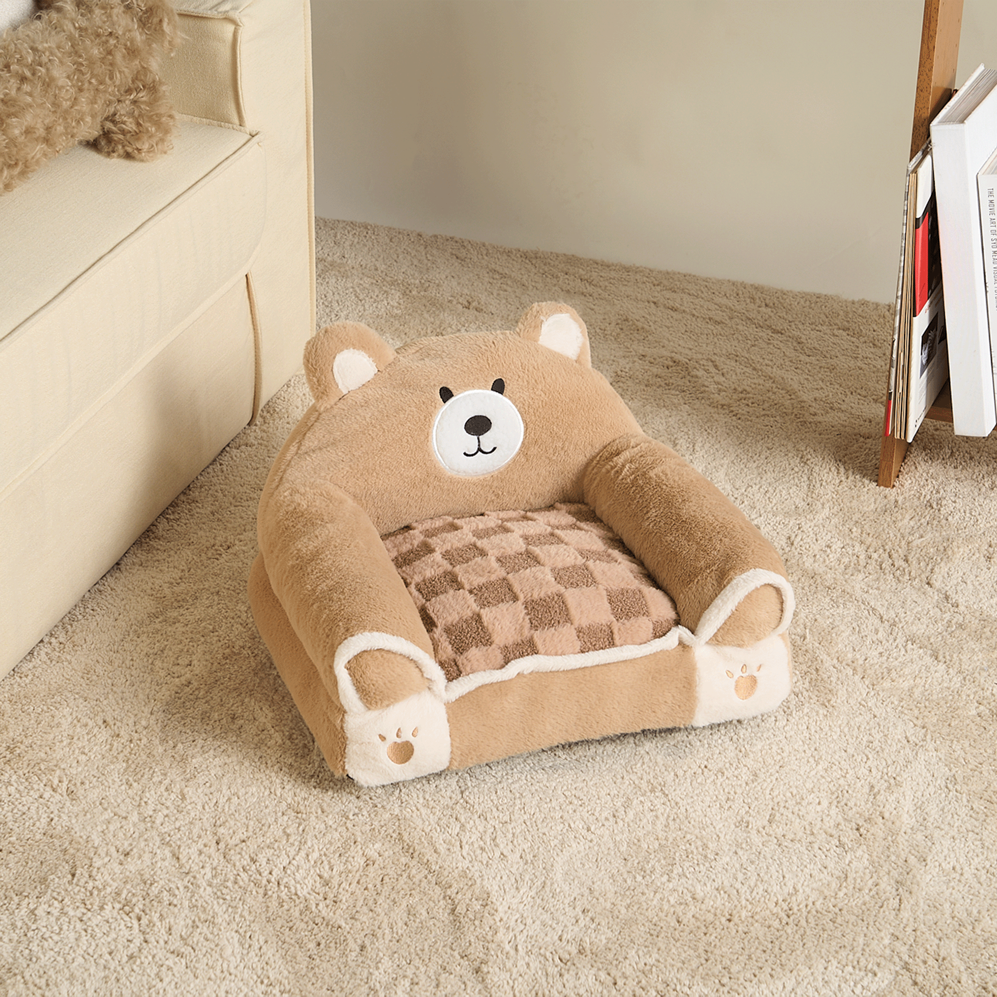 Plüsch-Bärensofa für Kinder, beige, gemütlich, Wohnzimmer, Spielzimmer, Tiermotiv, Sitzmöbel.