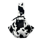 Schwarz-weiße Umhängetasche im Kuhfell-Design, flauschig, modisch, Unisex-Accessoire.