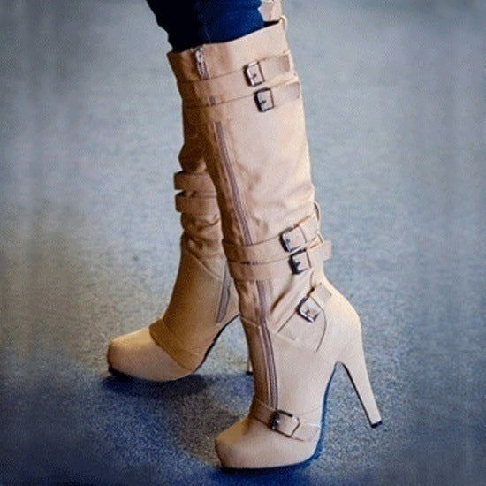 Damen Stiefel mit hohem Absatz, beige, mit Schnallen und Reißverschluss. Modische, elegante Stiefel für Herbst und Winter. Hochwertige Materialien.