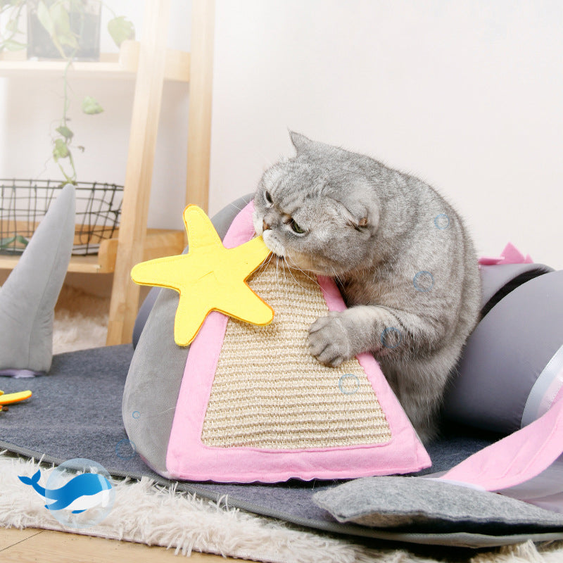 Grauer Katzenkratzbaum mit gelbem Stern, Plüsch, für Katzen, Krallenpflege, Wohnzimmer.
