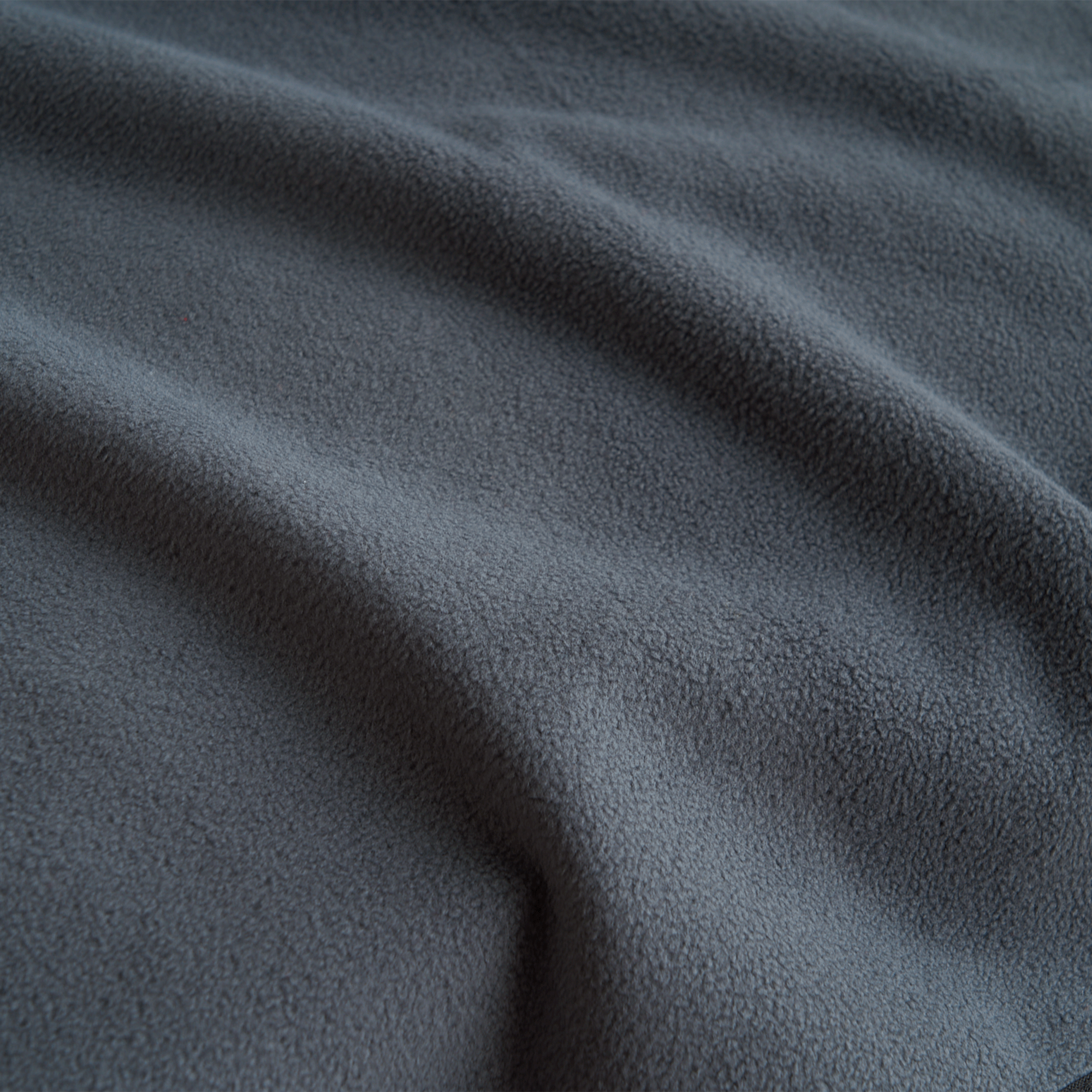 Graue Fleece-Haustierunterlage, weich, saugfähig, ideal für Hunde, Katzen, Haustierbedarf.