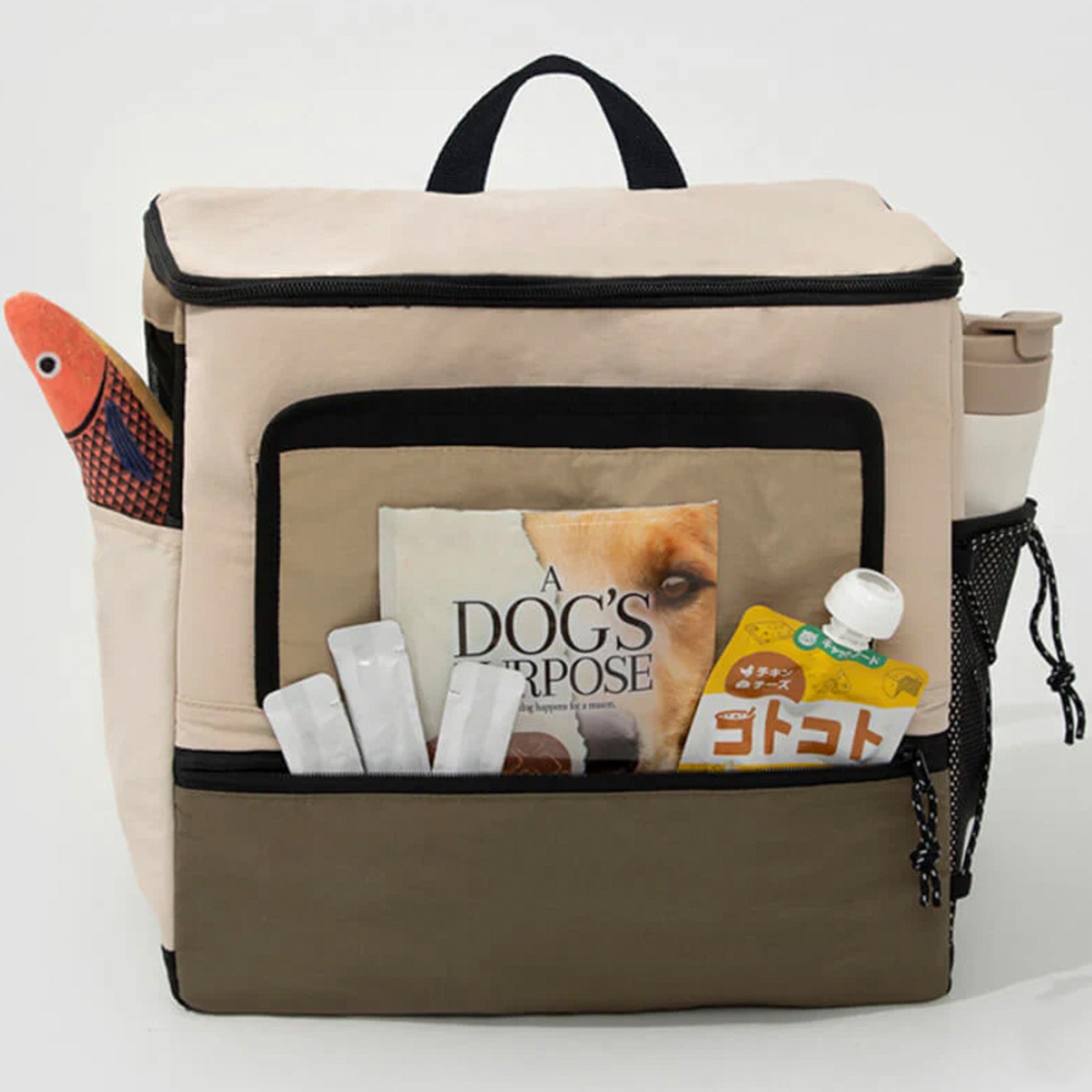 Wasserdichter Katzenrucksack, tragbare Outdoor-Tasche, beige, mit Fächern für Haustierzubehör.