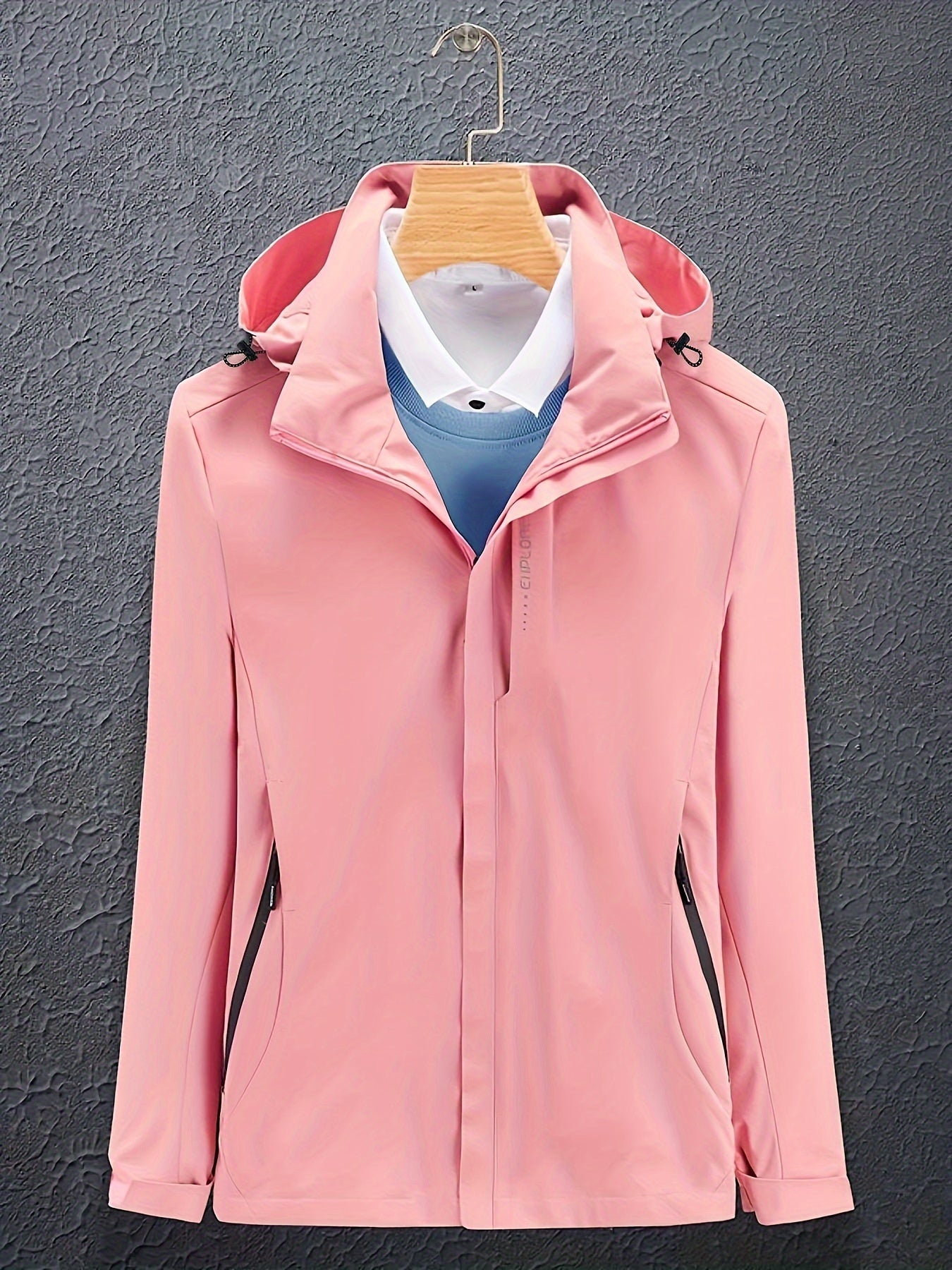 Damen Softshelljacke in Rosa mit Kapuze, wasserabweisend, winddicht, ideal für Outdoor-Aktivitäten. Stilvoll und funktional.