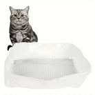 Katzentoilette mit Schutznetz und grauer Katze. Praktische, hygienische Lösung für Katzenbesitzer. Ideal für saubere, geruchsfreie Umgebung.
