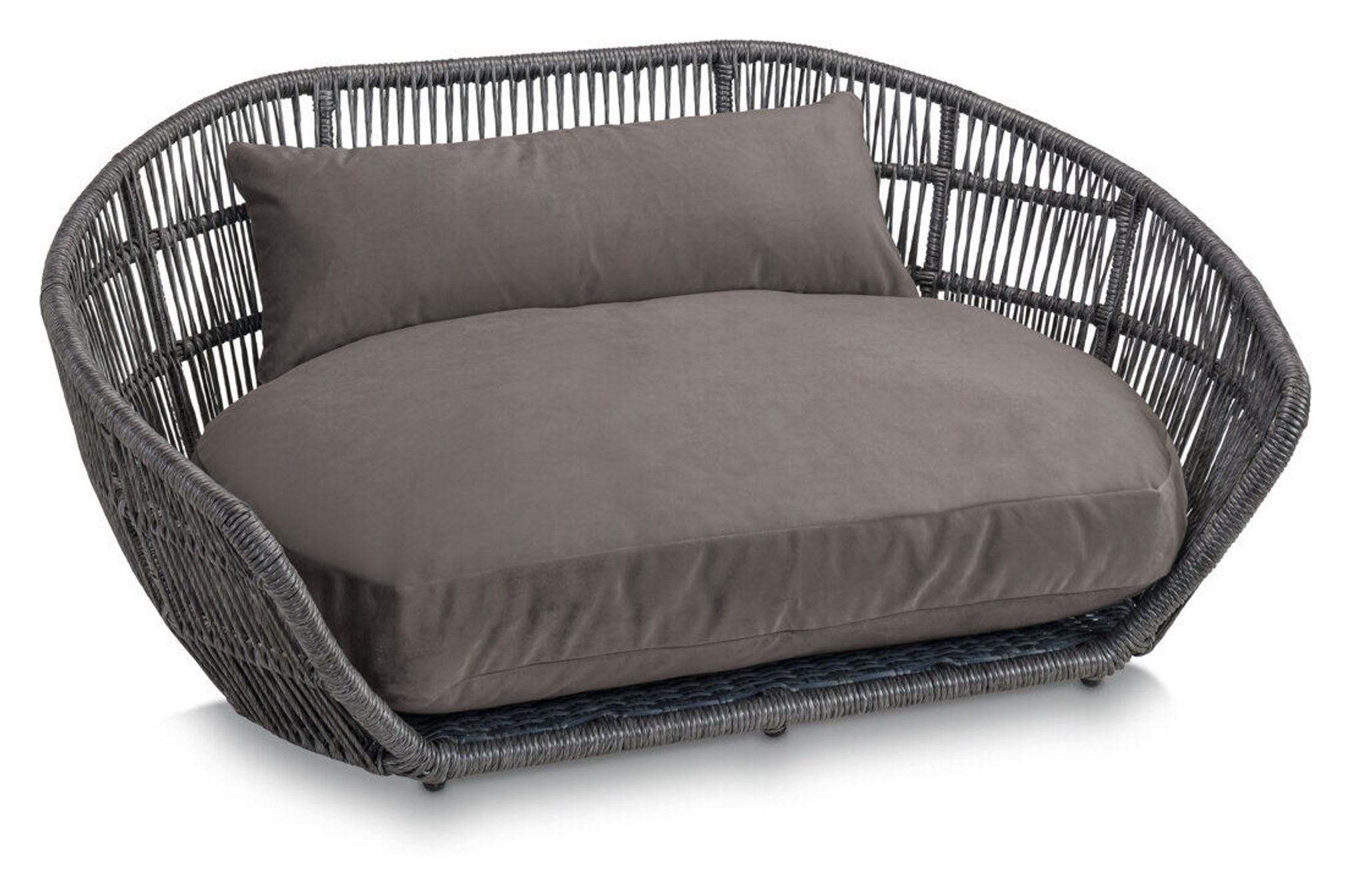 Graues Outdoor-Hundebett aus Rattan mit Kissen, wetterfest, modernes Design.