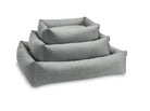 Graues Hundebett-Set aus Stoff, rechteckig, stapelbar, in drei Größen, für Haustiere.