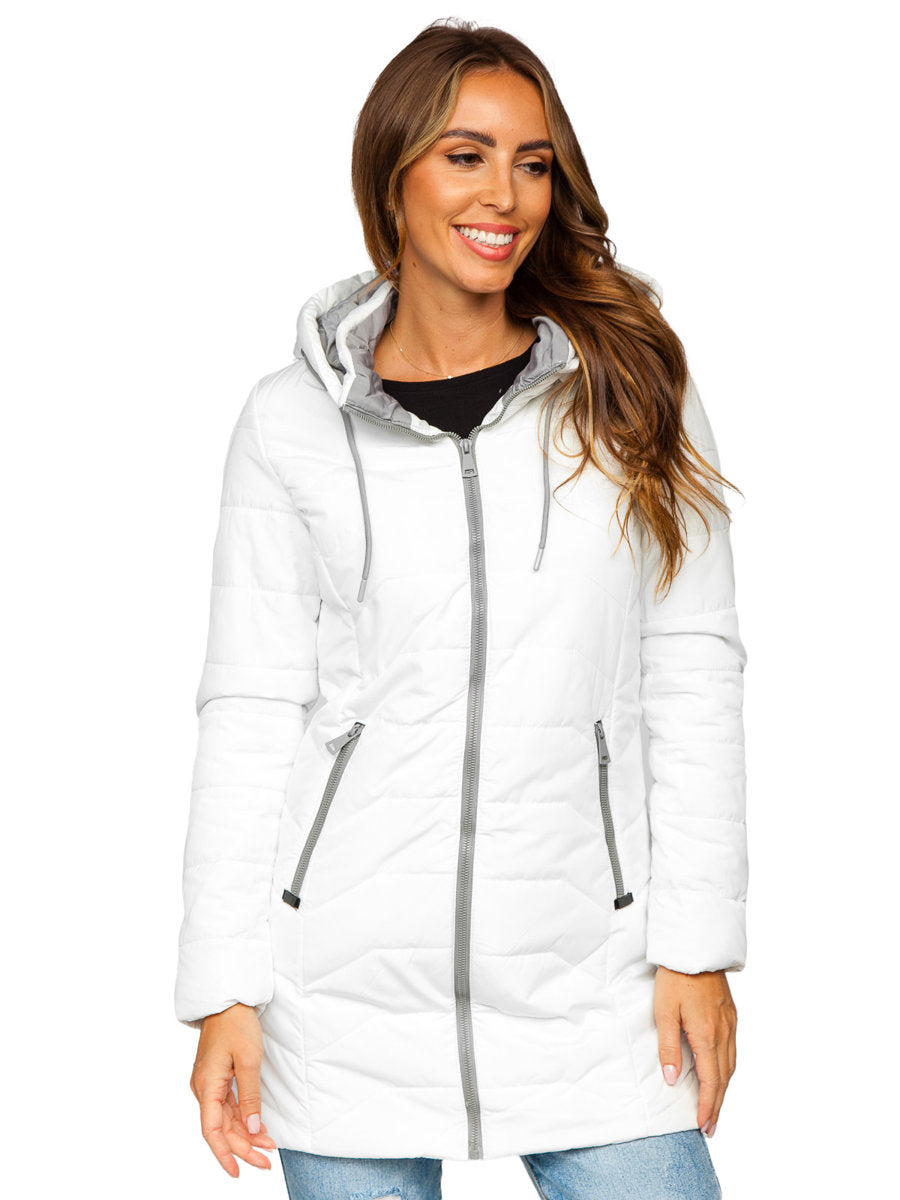 Damen Winterjacke, weiß, lang, mit Kapuze, gesteppt. Modische, warme Jacke für kalte Tage. Perfekt für stilvolle Winteroutfits.