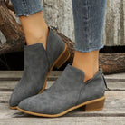 Graue Damen-Stiefeletten aus Lederimitat mit Blockabsatz, ideal für Herbstmode. Bequeme, stilvolle Ankle Boots für den täglichen Gebrauch.