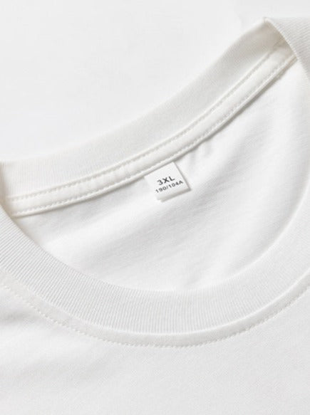 Weißes T-Shirt aus Baumwolle in Größe 3XL, Rundhalsausschnitt, hochwertiges Material, ideal für Freizeitkleidung, bequem und stilvoll.
