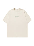 Beiges T-Shirt mit "Masterpiece"-Aufdruck, minimalistisches Design, aus Baumwolle, ideal für lässige Outfits, Unisex-Mode, hochwertig.