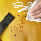 Gelbe faltbare tragbare Haustiermatte, wasserabweisend, mit Flecken und Handtuch.