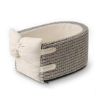 Hundstooth-Haustierautositz mit Schleife, beige, stilvoll, sicher, bequem, für kleine Hunde.