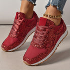 Rote Glitzer-Sneaker für Damen, modisch und bequem, ideal für Freizeit und Sport. Perfekt kombinierbar mit Jeans und lässigen Outfits.