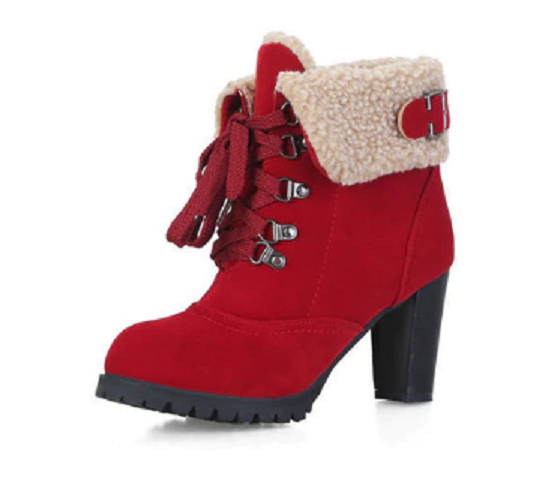 Roter Damenstiefel mit Absatz, Kunstfellfutter und Schnürung. Perfekt für Wintermode, stilvoll und warm. Ideal für trendige Outfits.