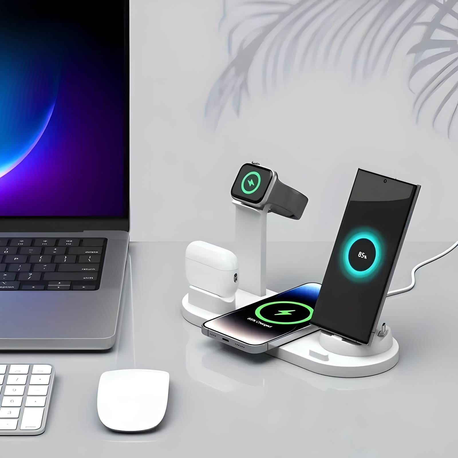 Mehrfach-Ladestation für Smartphone, Smartwatch und Kopfhörer, weiß, auf Schreibtisch.