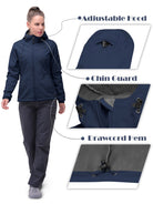 Damen-Softshelljacke mit verstellbarer Kapuze, Kinnschutz und Kordelzugsaum. Ideal für Outdoor-Aktivitäten, wind- und wasserabweisend.