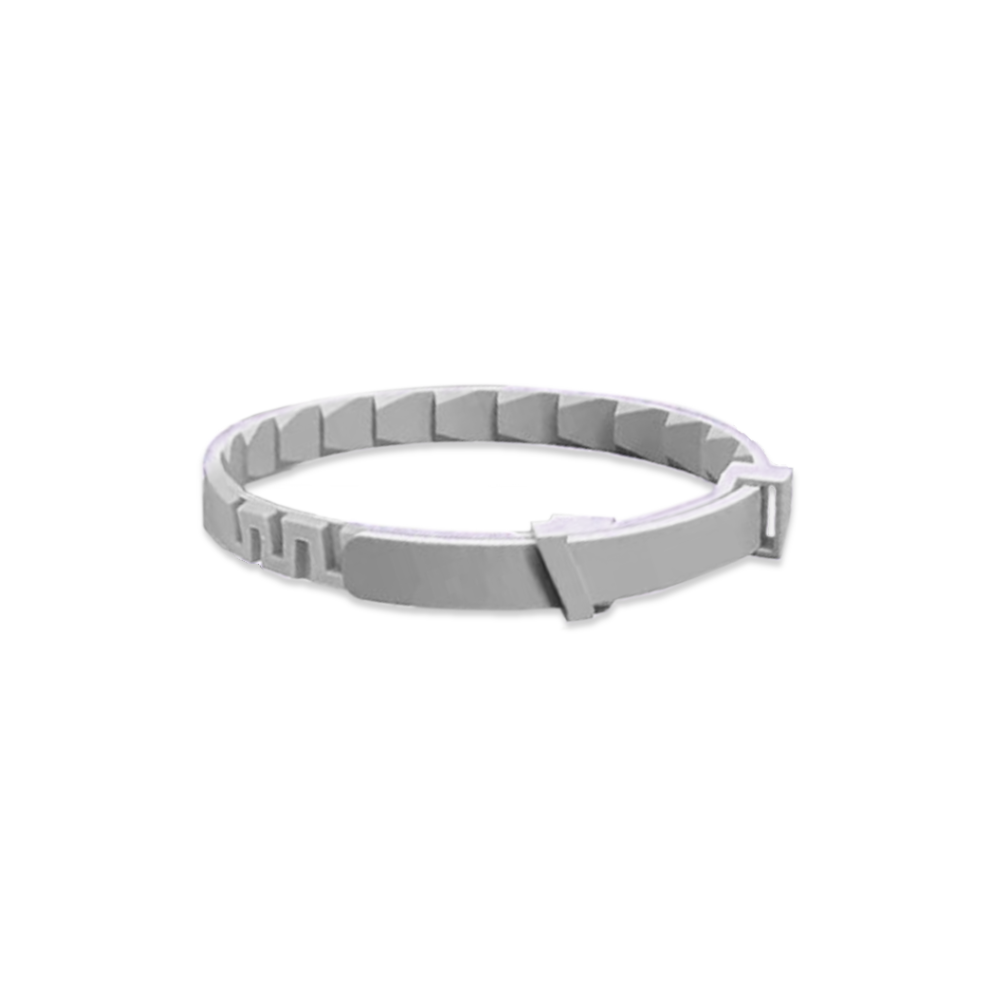 Moderner silberner Armreif aus Edelstahl, minimalistisches Design, ideal für Herren und Damen. Perfektes Accessoire für jeden Anlass.
