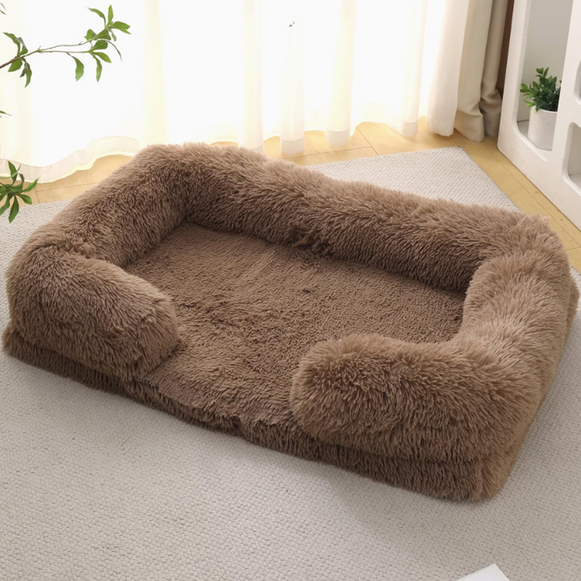 Braunes, plüschiges Hundebett, rechteckig, mit erhöhtem Rand, ideal für tiefen Schlaf.