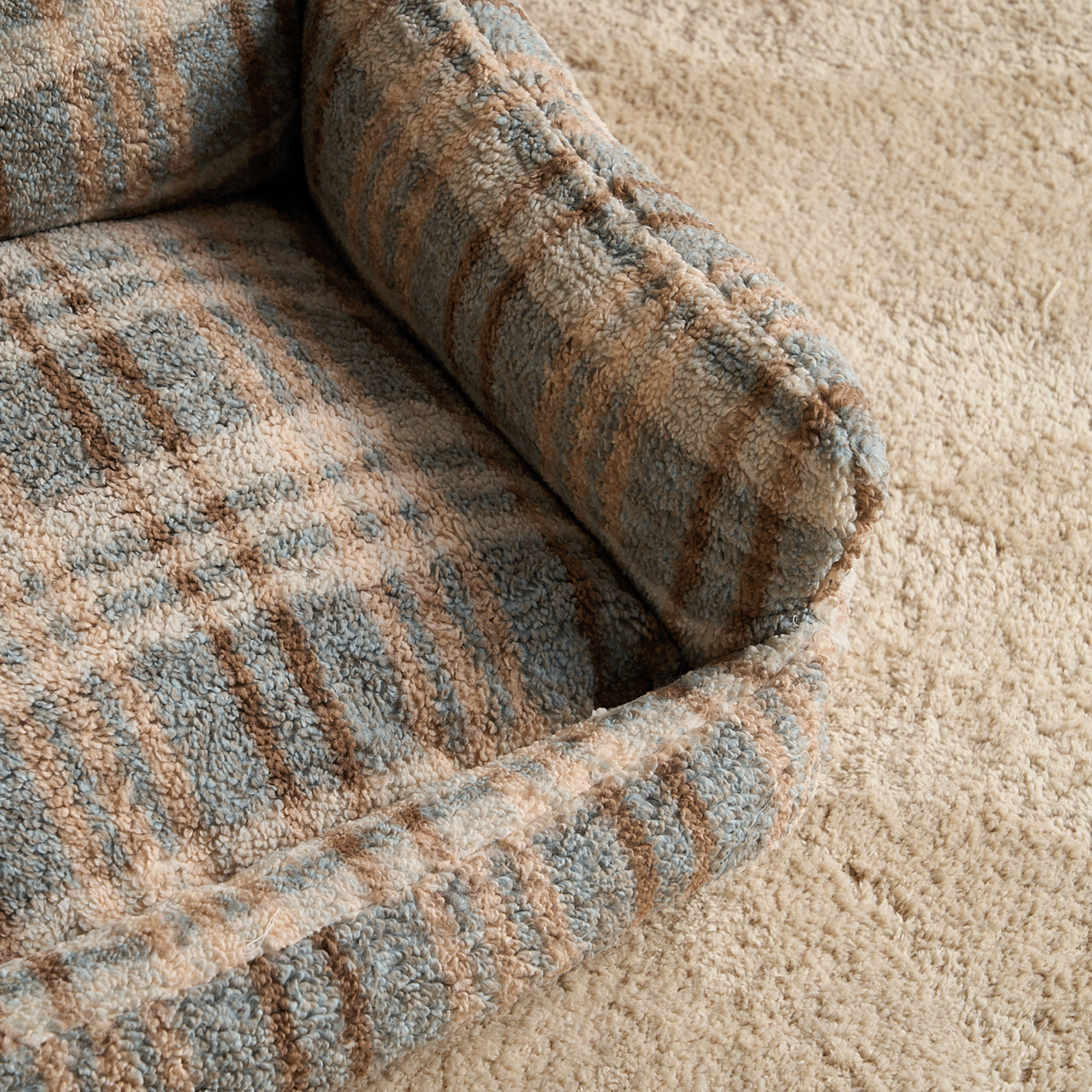 Plaid Hundebett aus weichem Fleece, beige und blau, gemütlich, luxuriös, für Haustiere.